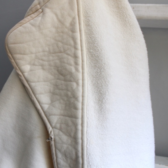 KIT AND ACE Lululemon Concordia Cream Color Wrap Jacket Size Medium - Picture 7 of 11